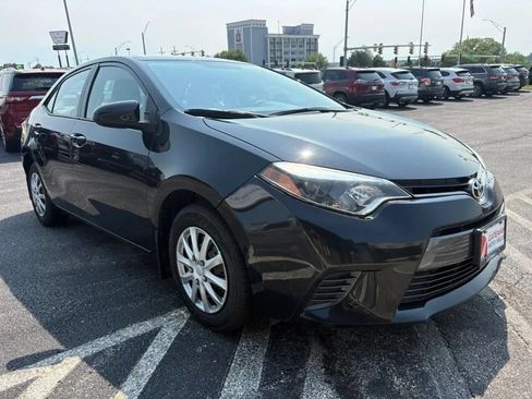 Used 2016 Toyota Corolla LE FWD image 7