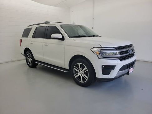 Used 2022 Ford Expedition XLT RWD image 4