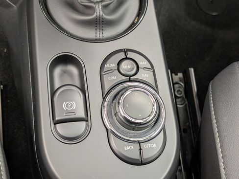 Used 2024 MINI Cooper SE image 27