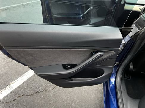 Used 2018 Tesla Model 3 Long Range RWD image 23