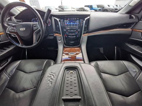 Used 2016 Cadillac Escalade Premium image 13