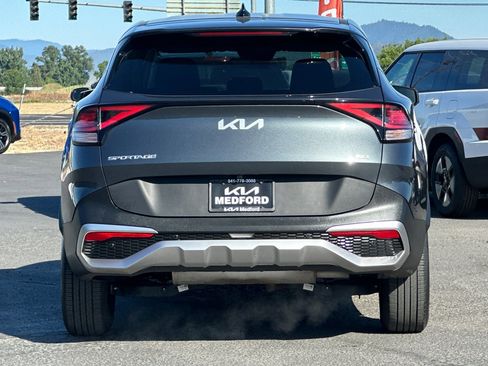 Used 2024 Kia Sportage LX AWD/4WD image 5