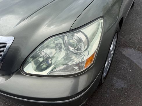 Used 2005 Lexus LS 430 RWD image 2