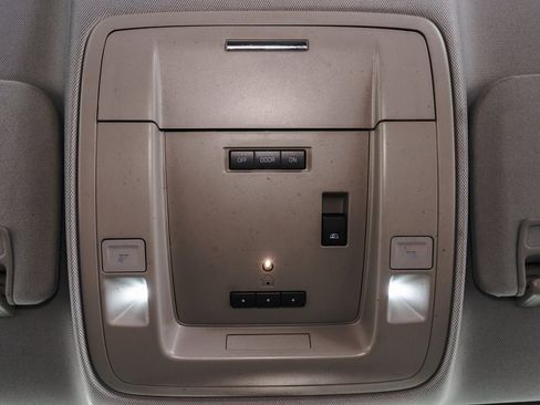 Used 2016 GMC Sierra 2500 SLT w/ Suspension Package, Off-Road image 19