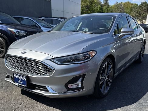 Used 2020 Ford Fusion Titanium FWD image 5