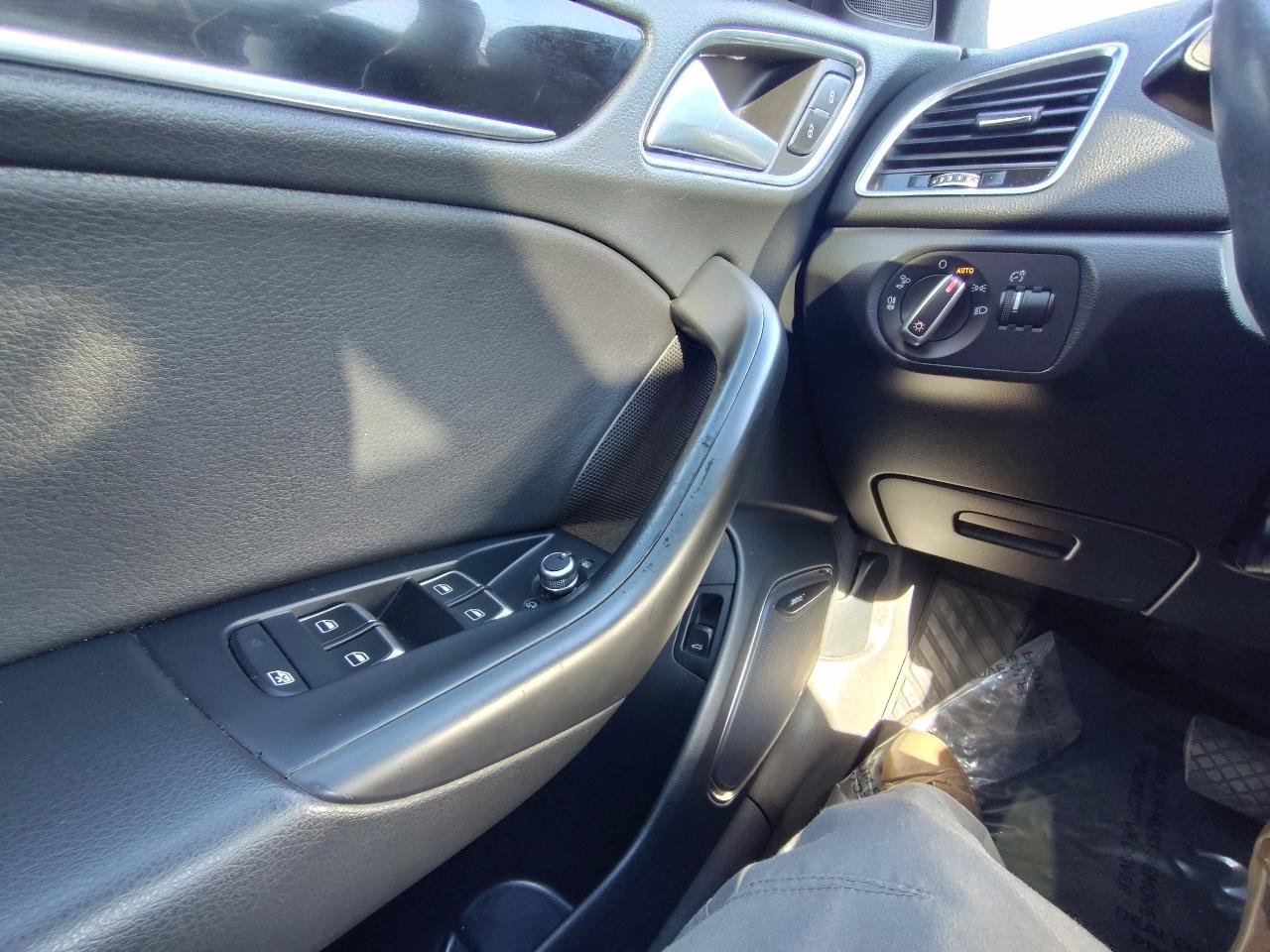 Used 2018 Audi Q3 2.0T Premium Plus FWD image 16