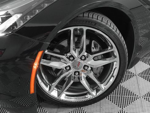 Used 2019 Chevrolet Corvette Stingray Convertible w/ 3LT Preferred Equipment Group RWD image 29