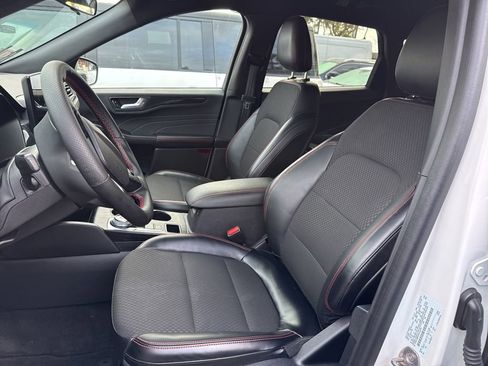 Used 2024 Ford Escape ST-Line w/ Tech Pack #1 image 8