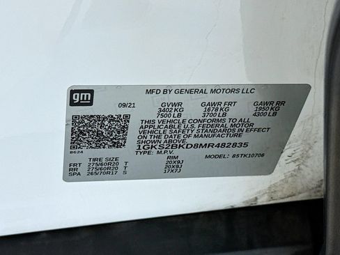 Used 2021 GMC Yukon SLT w/ Rear Media and Nav Package AWD/4WD image 36