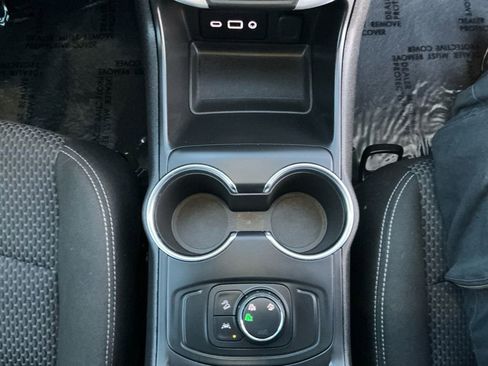 Used 2024 GMC Terrain SLE image 17