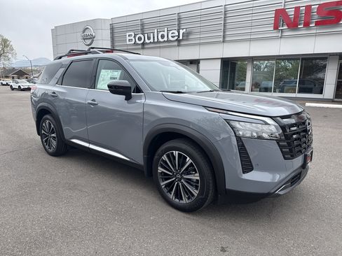 Used 2026 Nissan Pathfinder Platinum image 1