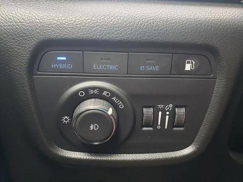 Used 2023 Jeep Grand Cherokee Overland w/ Luxury Tech Group IV AWD/4WD image 25