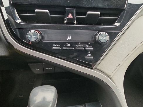 Used 2021 Toyota Camry SE image 21