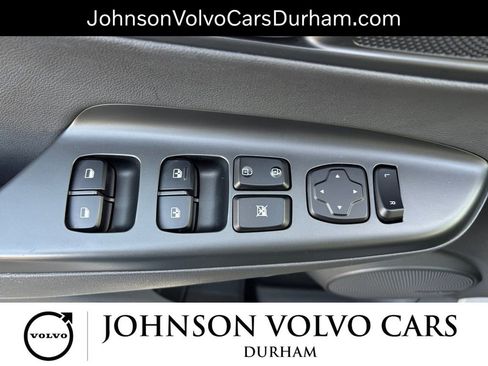 Used 2022 Hyundai Kona Limited w/ Winter Weather Package image 11