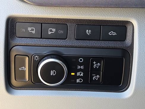 Used 2024 Ford F450 Limited w/ FX4 Off-Road Package image 27