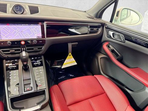 Certified 2025 Porsche Macan Turbo AWD/4WD image 22