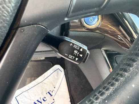 Used 2014 Toyota Avalon Limited w/ Technology Package image 16