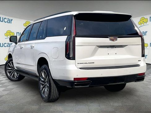 Used 2021 Cadillac Escalade ESV Sport Platinum w/ Heavy-Duty Trailer Package AWD/4WD image 4