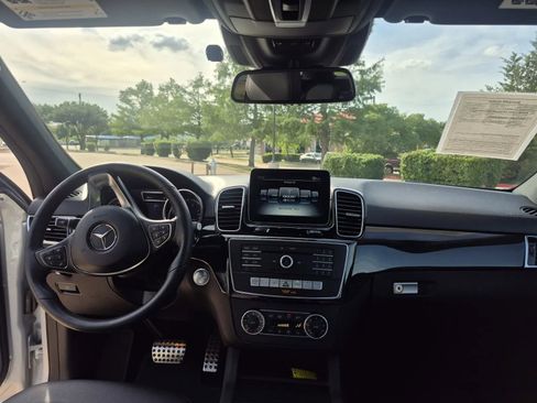 Used 2019 Mercedes-Benz GLE 400 4MATIC image 23