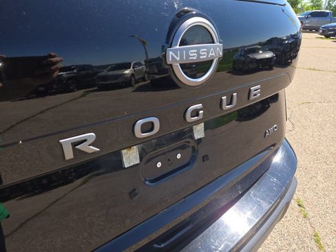 Used 2025 Nissan Rogue SV AWD/4WD image 36