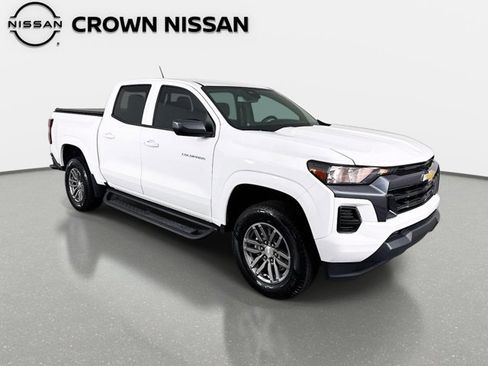 Used 2025 Chevrolet Colorado LT image 4