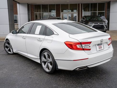 Used 2018 Honda Accord Touring image 3