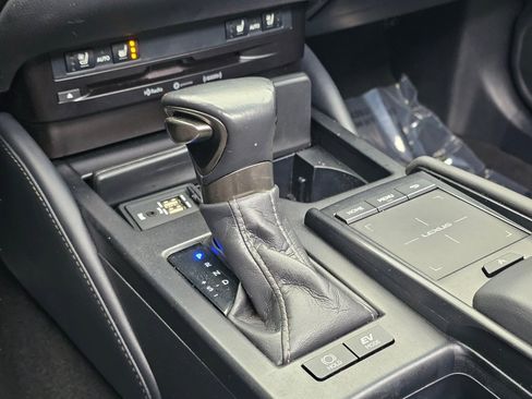 Used 2019 Lexus ES 300h w/ Premium Package FWD image 11