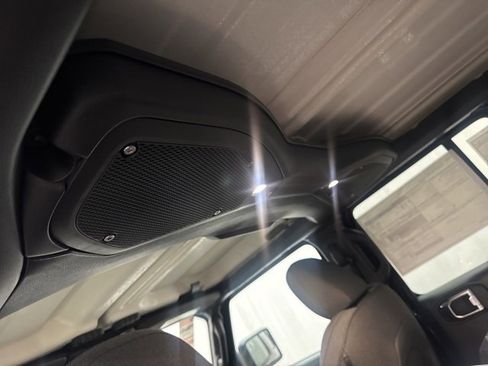 Used 2025 Jeep Gladiator Willys image 28