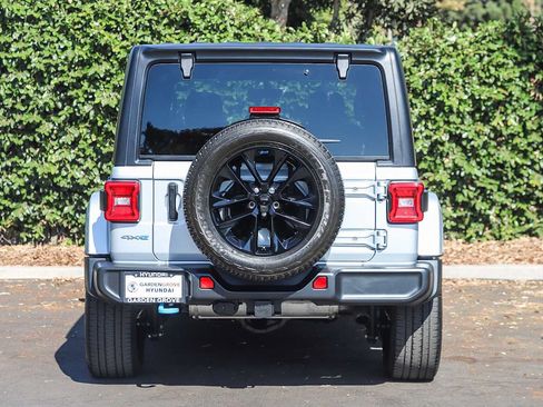 Used 2023 Jeep Wrangler Unlimited Sahara w/ Cold Weather Group AWD/4WD image 8