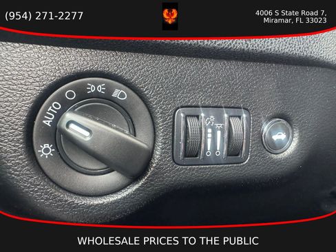 Used 2023 Dodge Charger SXT RWD image 18