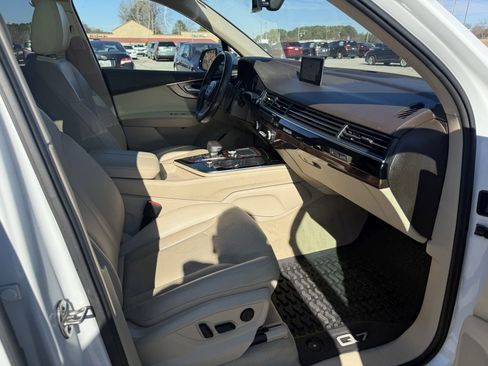 Used 2018 Audi Q7 3.0T Prestige image 32