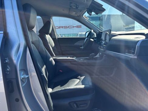 Used 2024 Toyota Grand Highlander Limited image 17