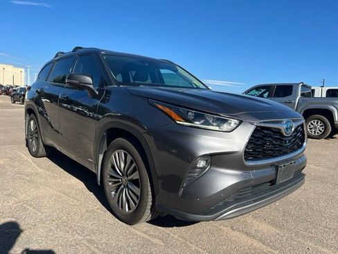 Used 2022 Toyota Highlander Platinum AWD/4WD image 8