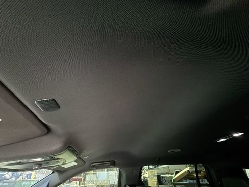 Used 2023 Chevrolet Suburban LT image 20