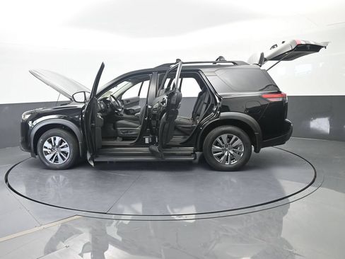 Used 2024 Nissan Pathfinder SV FWD image 77