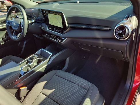 Used 2026 Chevrolet Equinox LT image 28