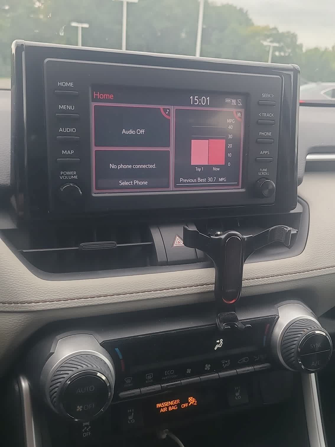 Used 2019 Toyota RAV4 XLE w/ Convenience Package AWD/4WD image 3