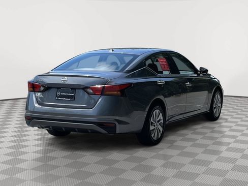 Used 2025 Nissan Altima 2.5 S FWD image 5