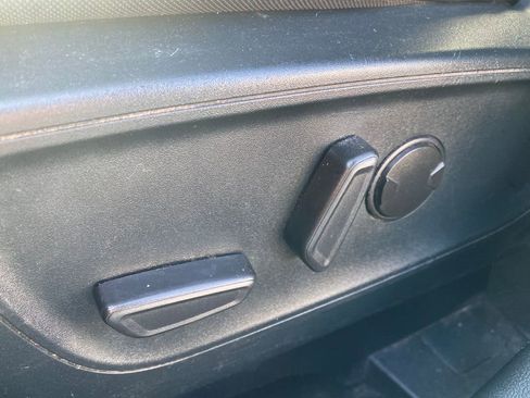 Used 2021 Ford Escape SEL image 11