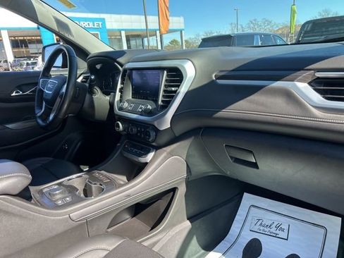 Used 2023 GMC Acadia SLT w/ Elevation Edition image 34