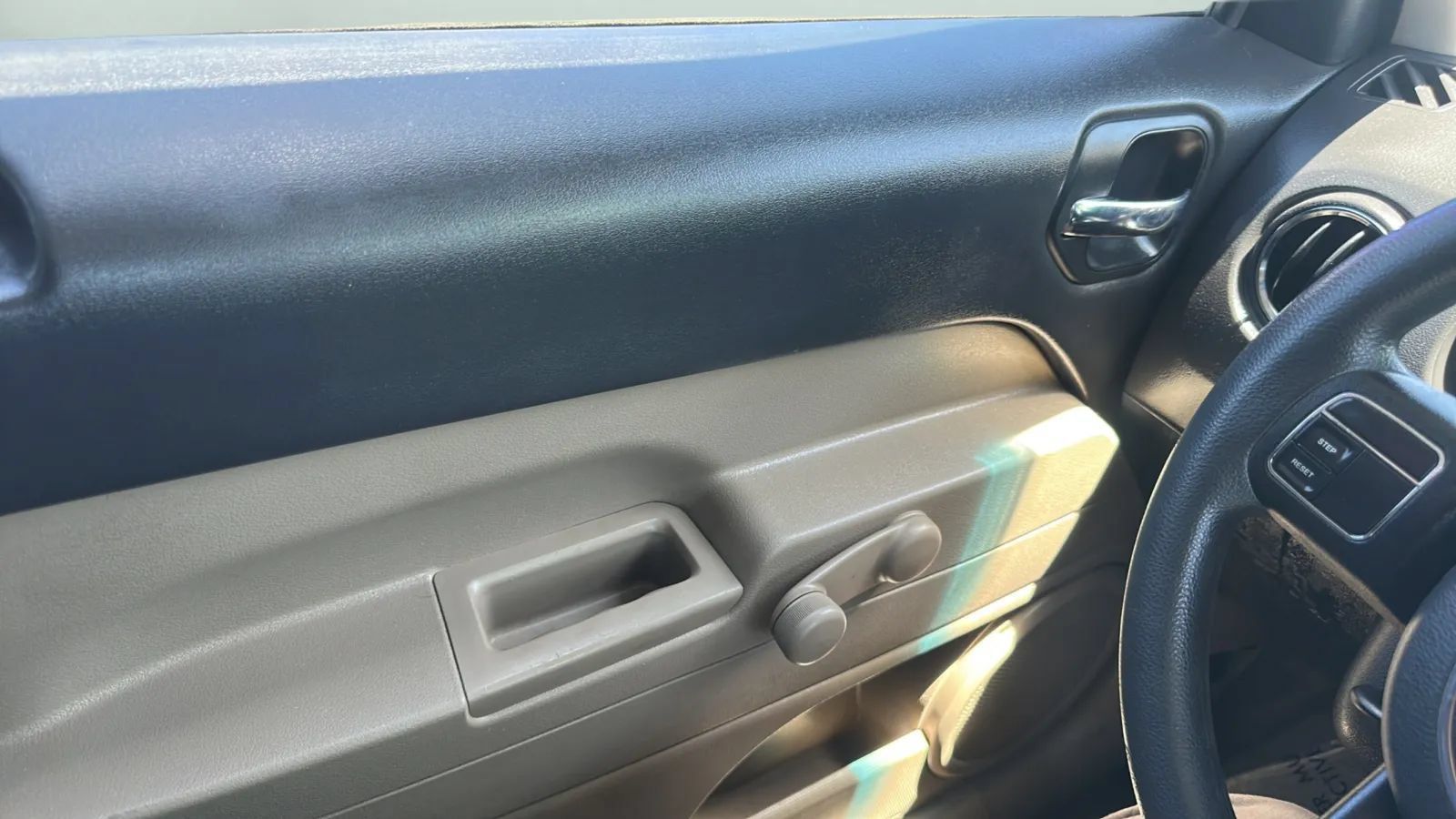 Used 2015 Jeep Patriot Sport FWD image 19