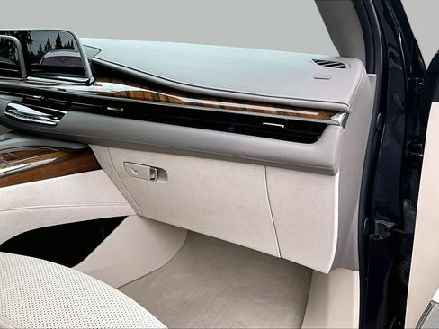 Used 2024 Cadillac Escalade Sport Platinum w/ LPO, ONYX Package AWD/4WD image 34