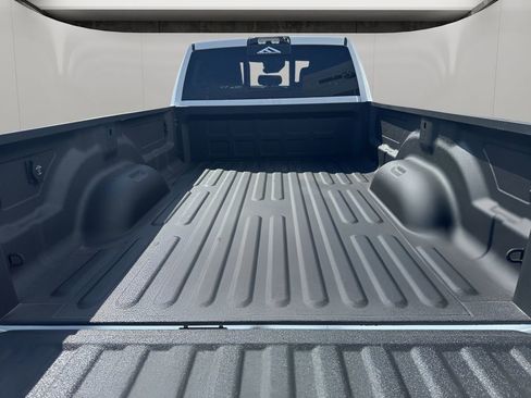 New 2026 RAM 3500 Laramie AWD/4WD image 15