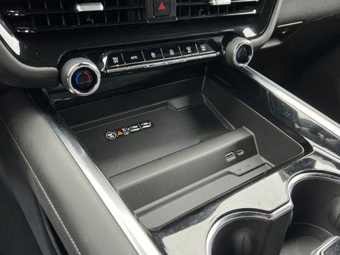 Used 2025 Chevrolet Tahoe LT image 34