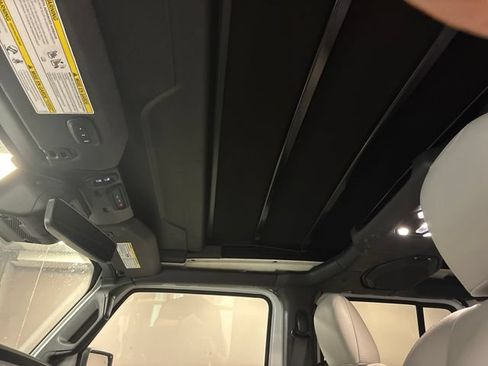 Used 2021 Jeep Wrangler Unlimited Sahara AWD/4WD image 22