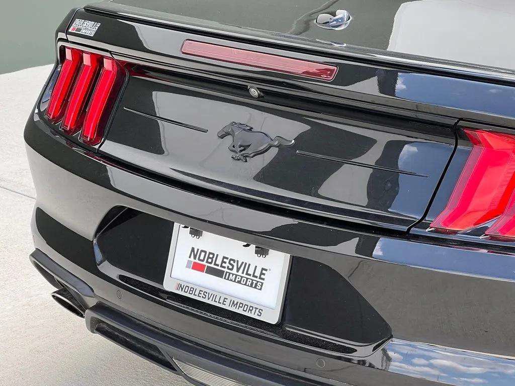 Used 2018 Ford Mustang Premium RWD image 26