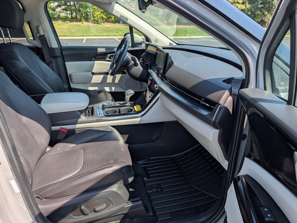 Used 2024 Kia Carnival SX Prestige FWD image 14