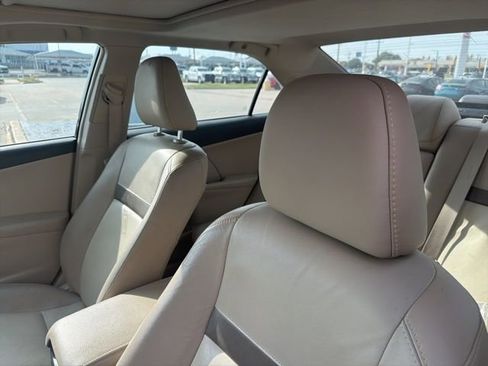 Used 2012 Toyota Camry XLE image 7