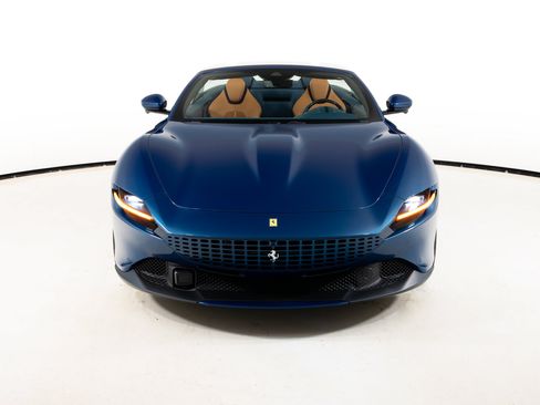 Certified 2025 Ferrari Roma Spider RWD image 9