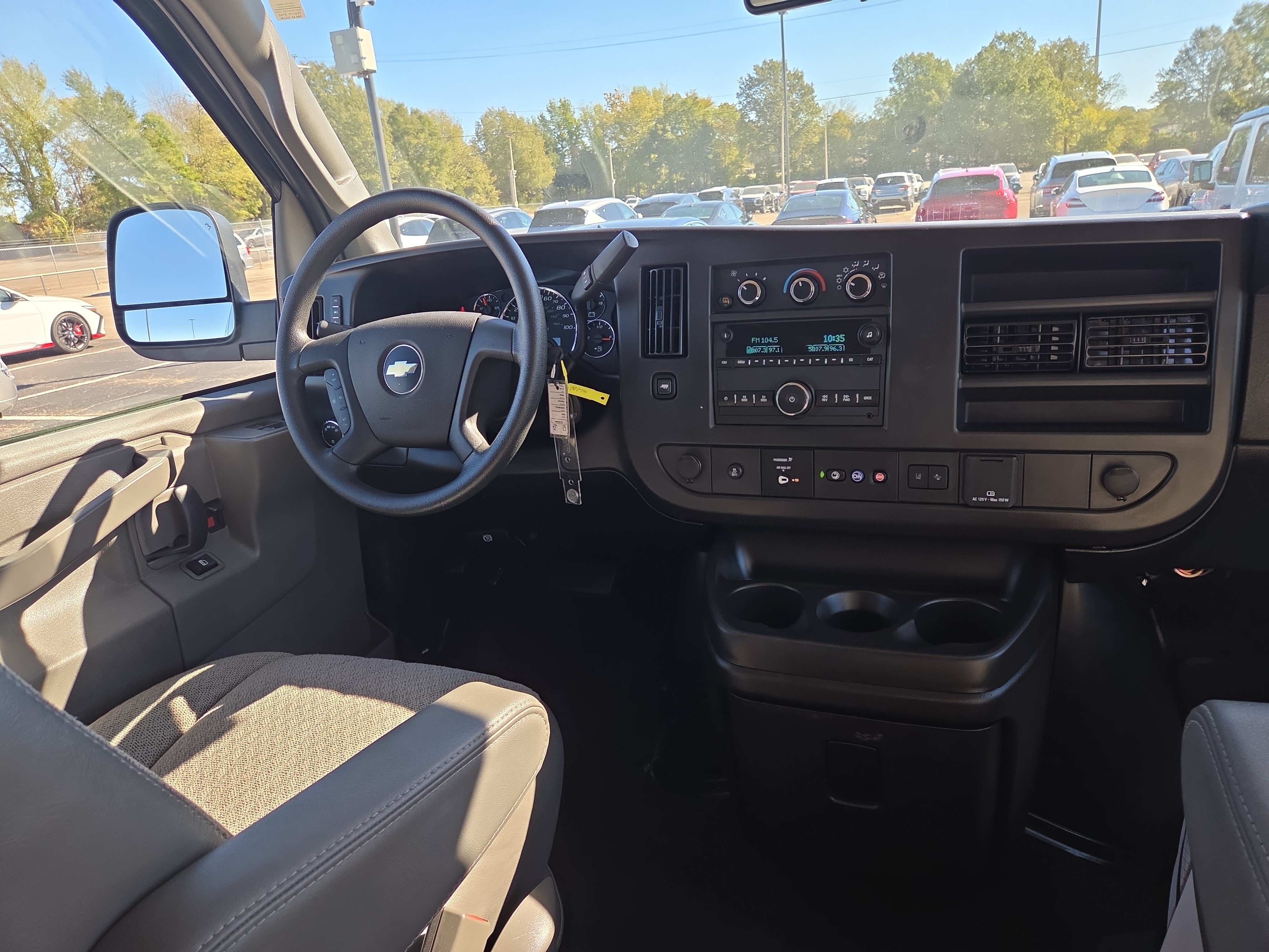 Used 2025 Chevrolet Express 3500 LT w/ LT Preferred Equipment Group RWD image 7